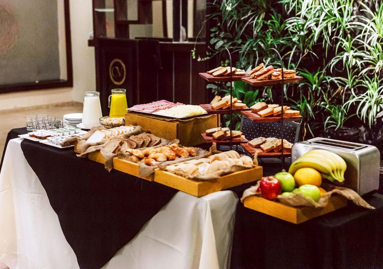 Hotel Carlos V San Miguel de Tucumán Eksteriør bilde
